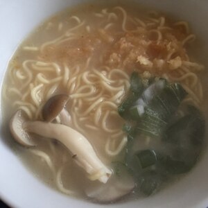 ５分で！バター＆天かす❤コクのある塩ラーメン♪